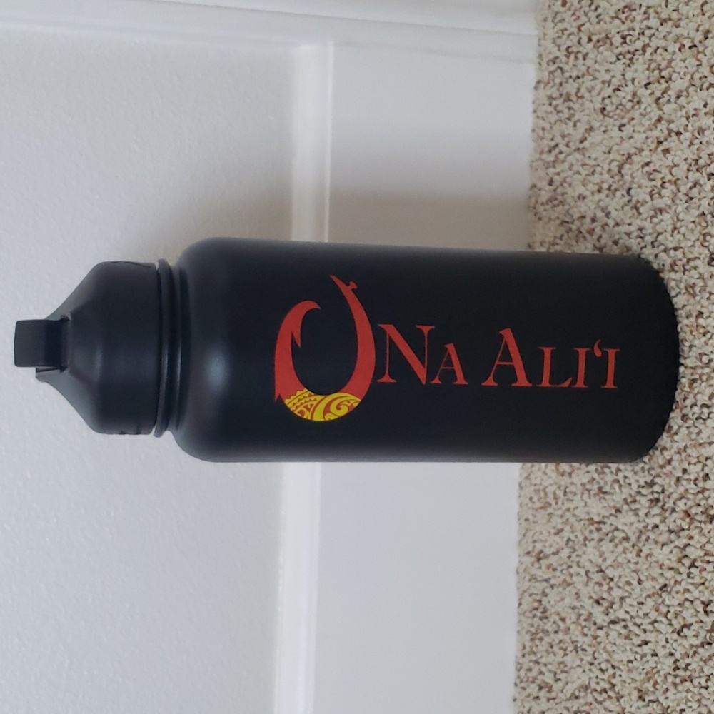 NWT 32oz Xtreme Canteen